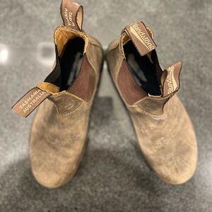 Light Brown Blundstone Chelsea Boots